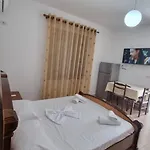 Malaj شقة