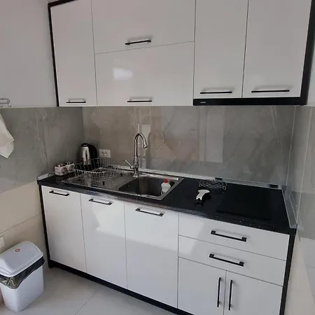 Apartment Malaj *